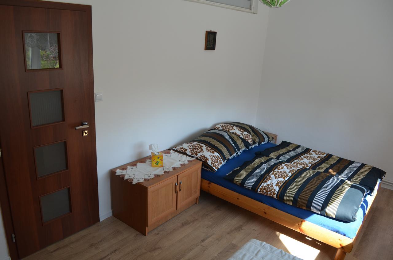 Ubytovani Janina Apartment Броумов Екстериор снимка