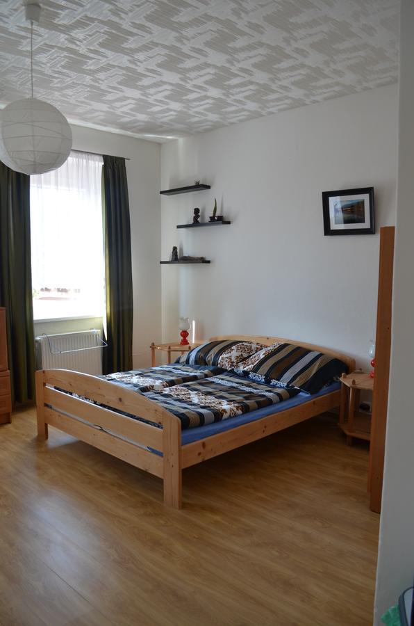 Ubytovani Janina Apartment Броумов Екстериор снимка