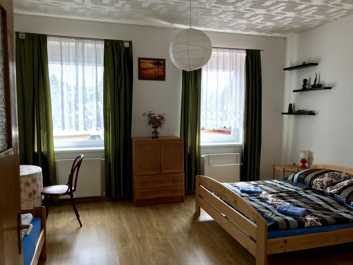 Ubytovani Janina Apartment Броумов Екстериор снимка