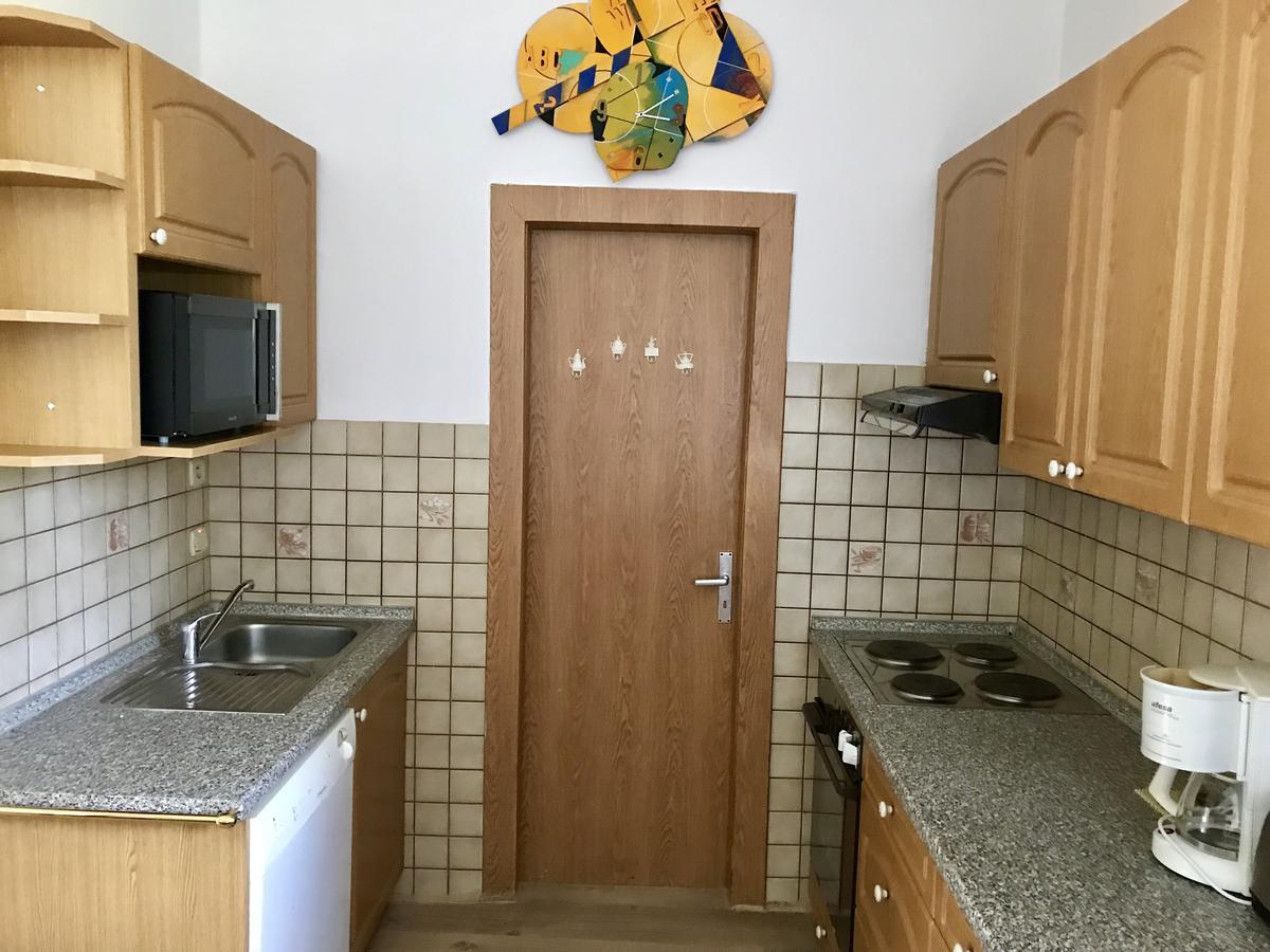 Ubytovani Janina Apartment Броумов Екстериор снимка